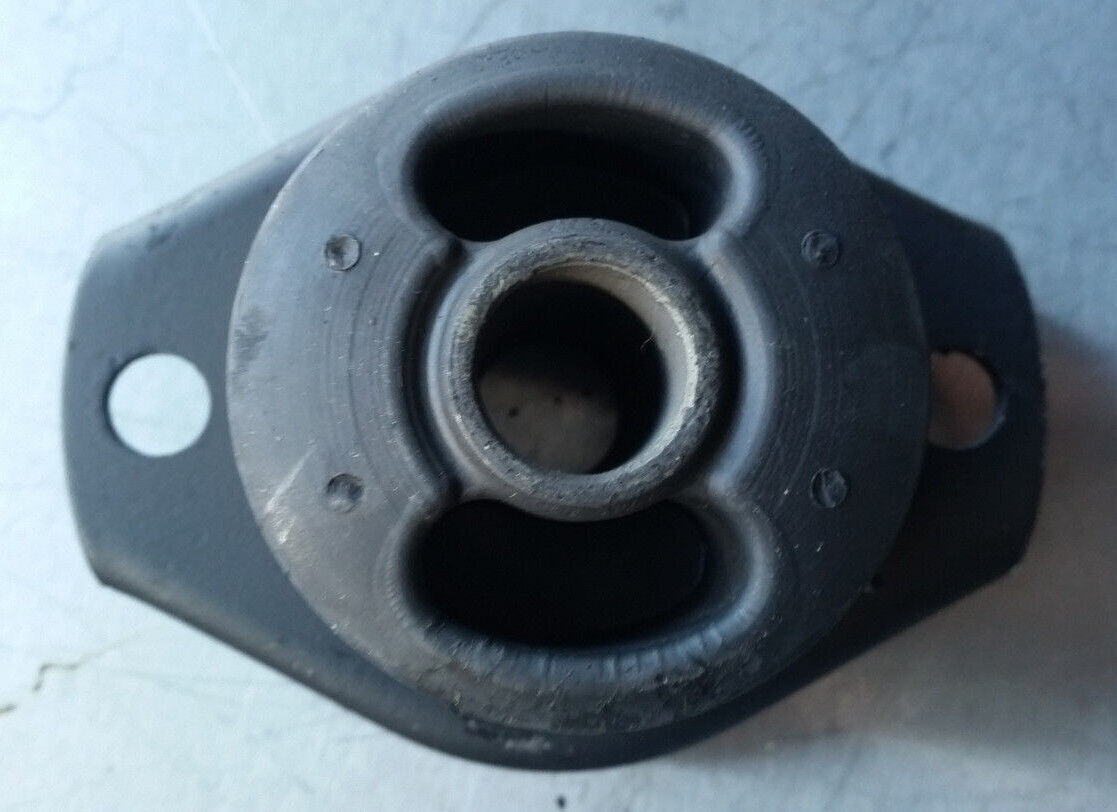 81 99 ROLLS ROYCE SILVER SPUR SPUR   TURBO DAWN COMPLIANCE MOUNT UR7200 USED