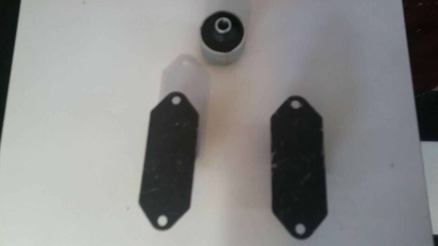 ROLLS ROYCE SILVER SHADOW SPUR ENGINE MOUNT ROUND front and rear UP TO VIN