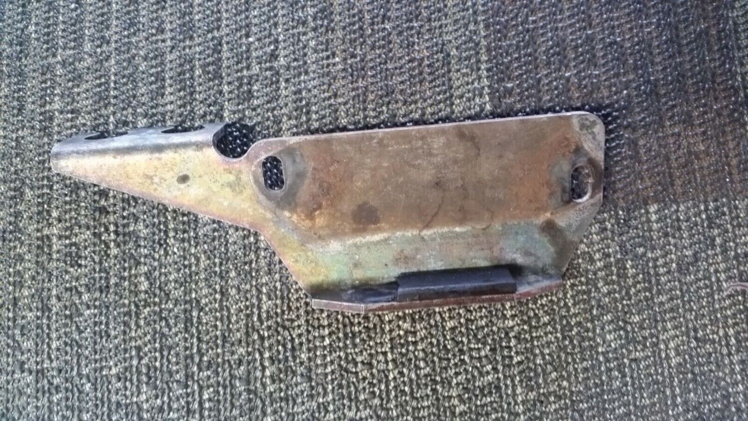ROLLS ROYCE SILVER SPUR FRONT ENGINE MOUNT STOPPER PLATE, UE75381