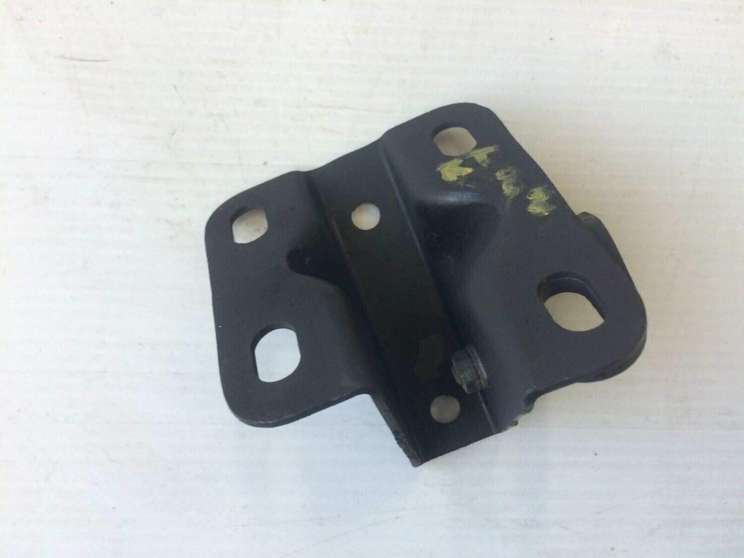 ROLLS ROYCE SILVER SPUR REAR ENGINE MOUNT BRACKET RIGHT SIDE UR26464