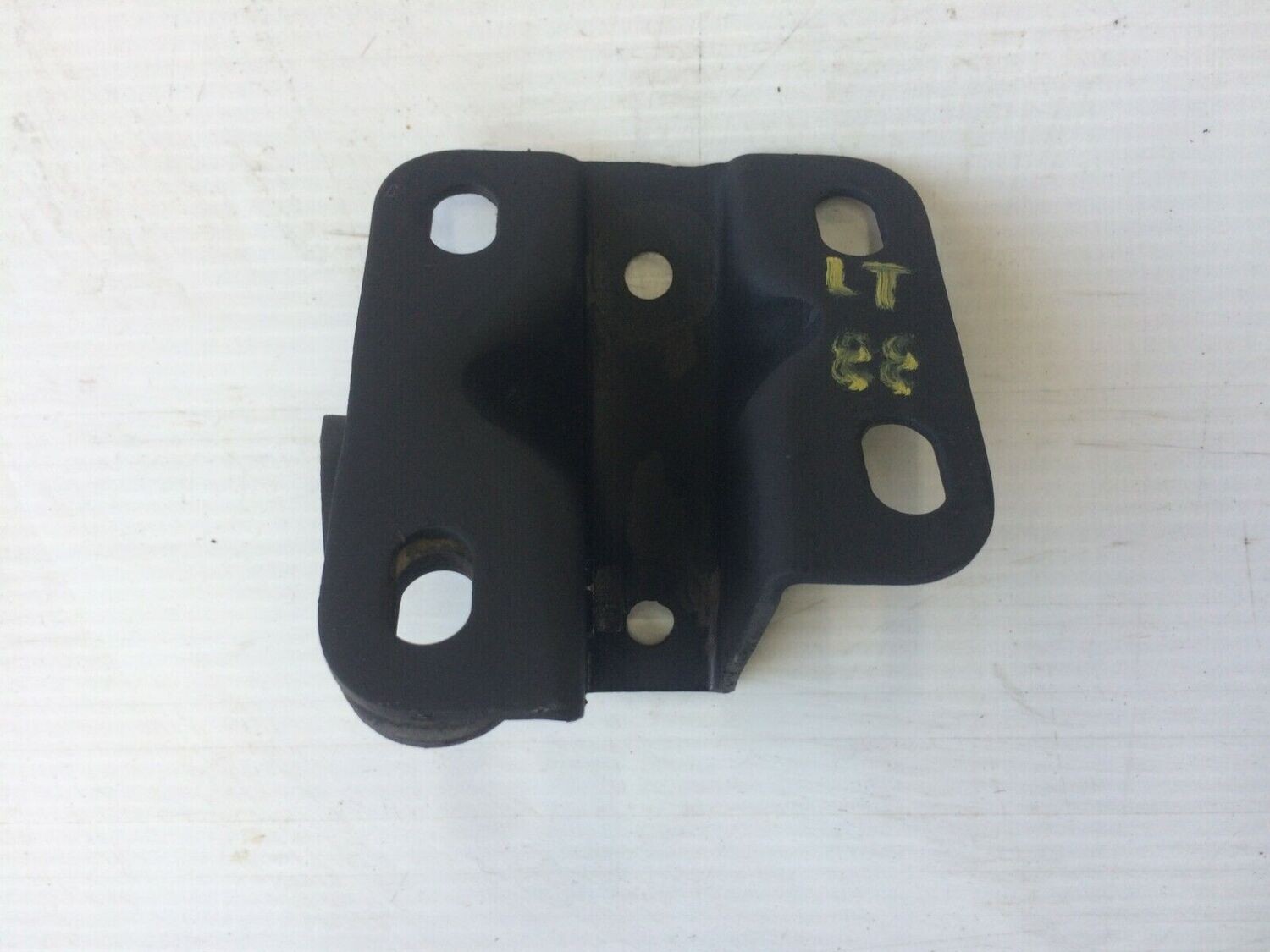 ROLLS ROYCE SILVER SPUR REAR ENGINE MOUNT BRACKET LEFT SIDE UR26465