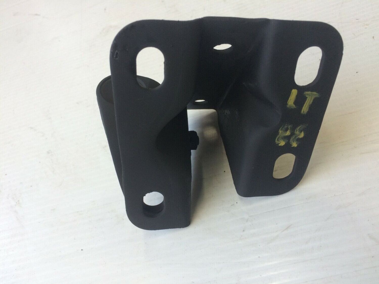 ROLLS ROYCE SILVER SPUR REAR ENGINE MOUNT BRACKET LEFT SIDE UR26465