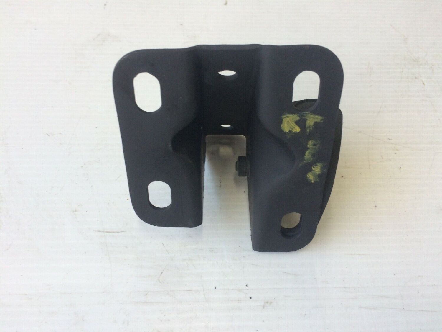 ROLLS ROYCE SILVER SPUR REAR ENGINE MOUNT BRACKET RIGHT SIDE UR26464