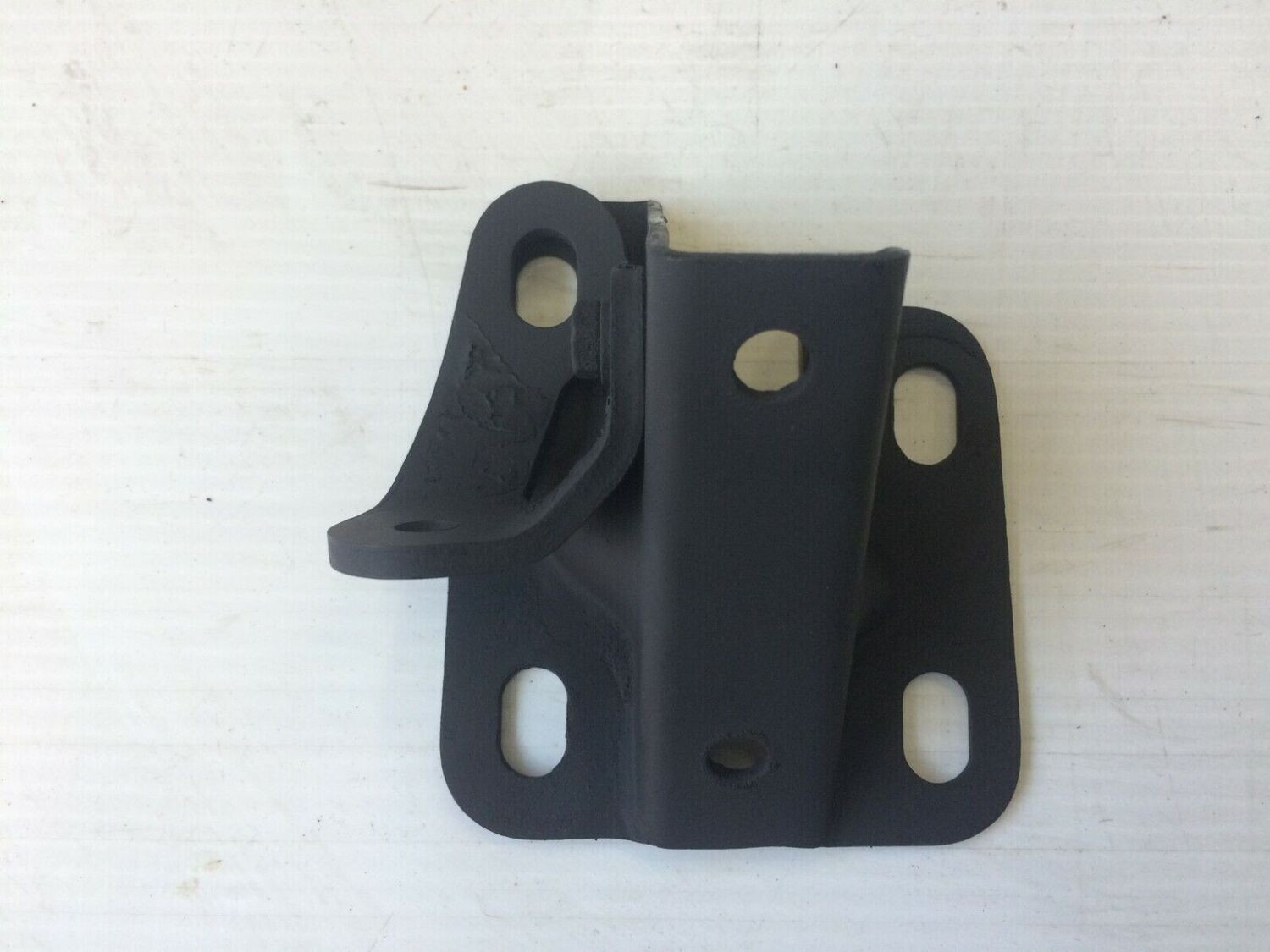 ROLLS ROYCE SILVER SPUR REAR ENGINE MOUNT BRACKET LEFT SIDE UR26465