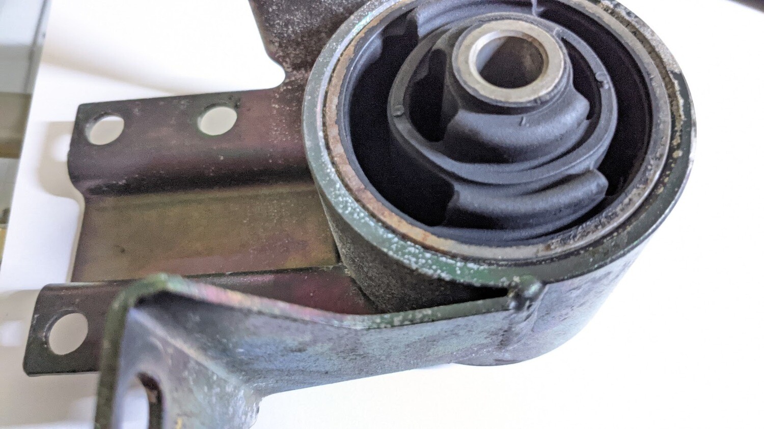 81-98 ROLLS ROYCE SILVER SPUR REAR SUB FRAME MOUNT UR23318