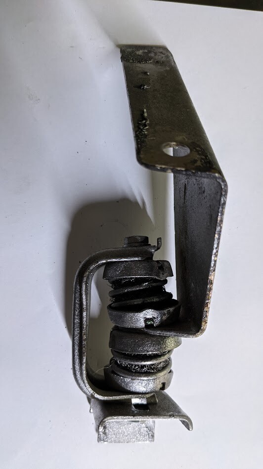 75 to 1980 Rolls Royce Silver SHADOW Exhaust HANGER CENTER RIGHT UR26630