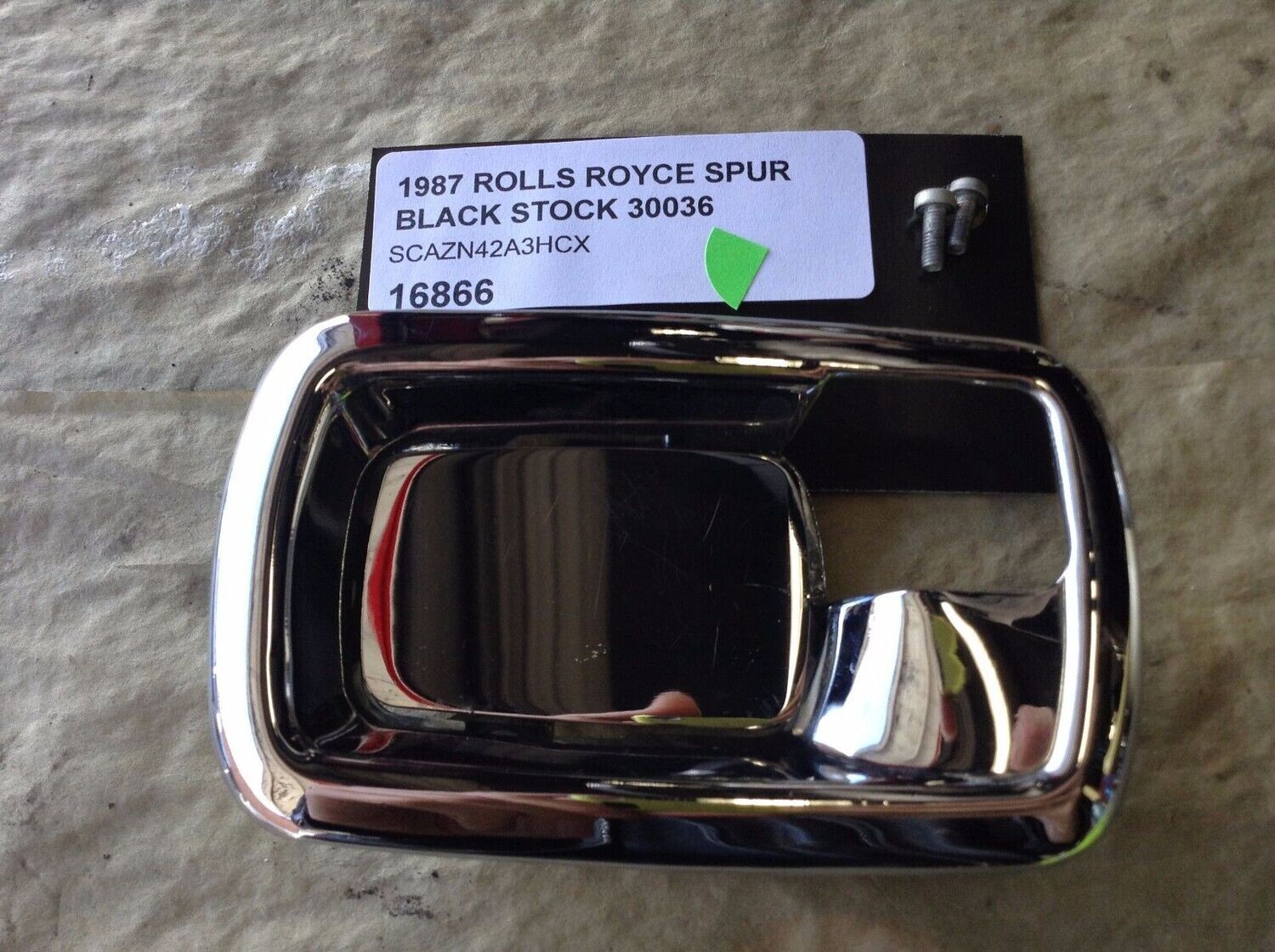 81 - 98 ROLLS ROYCE SILVER SPUR LEFT DOOR HANDLE BEZEL TRIM
