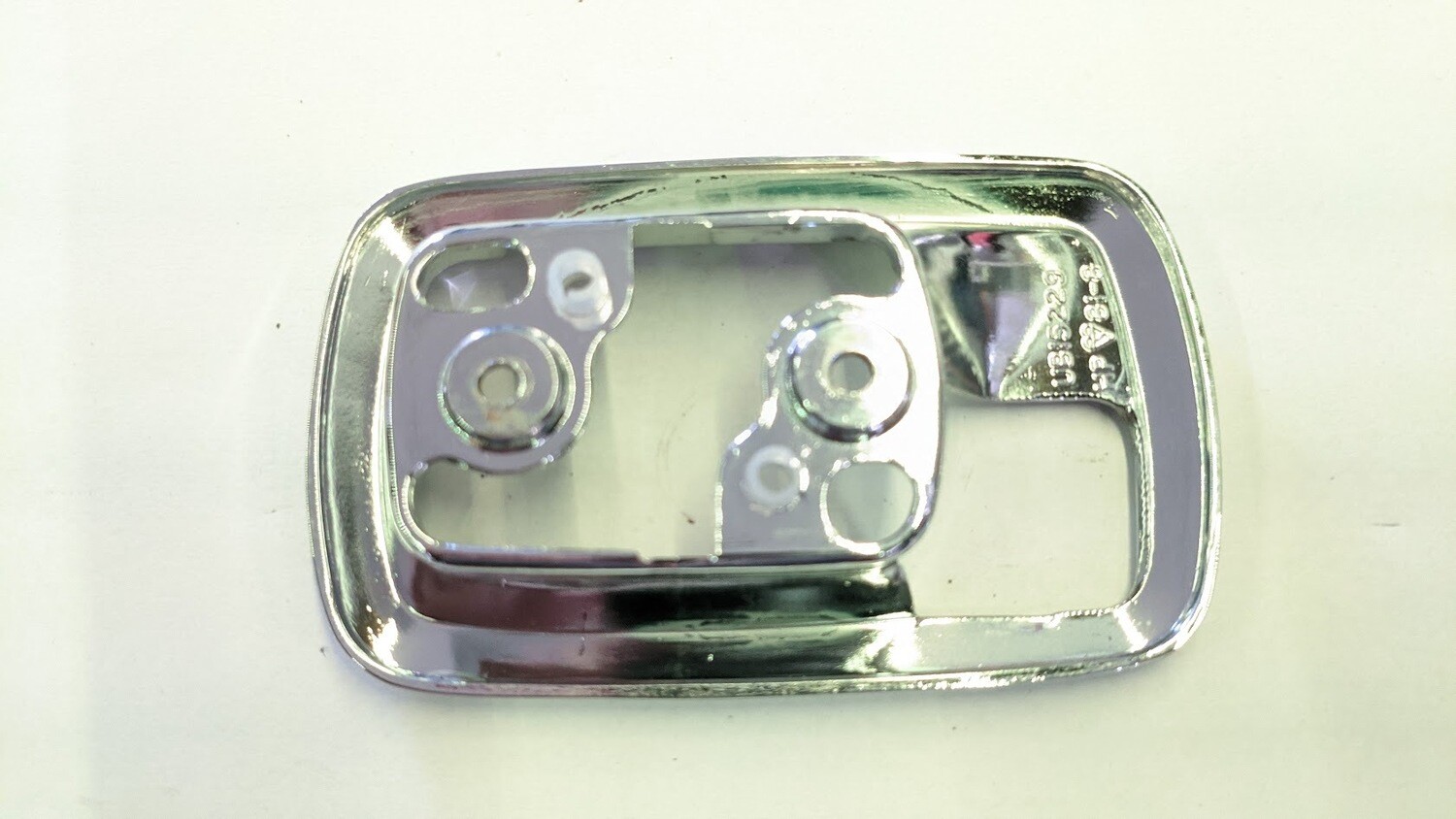 ROLLS ROYCE ESCUTCHEON DOOR INTERIOR RELEASE HANDLE TRIM LH UB15229