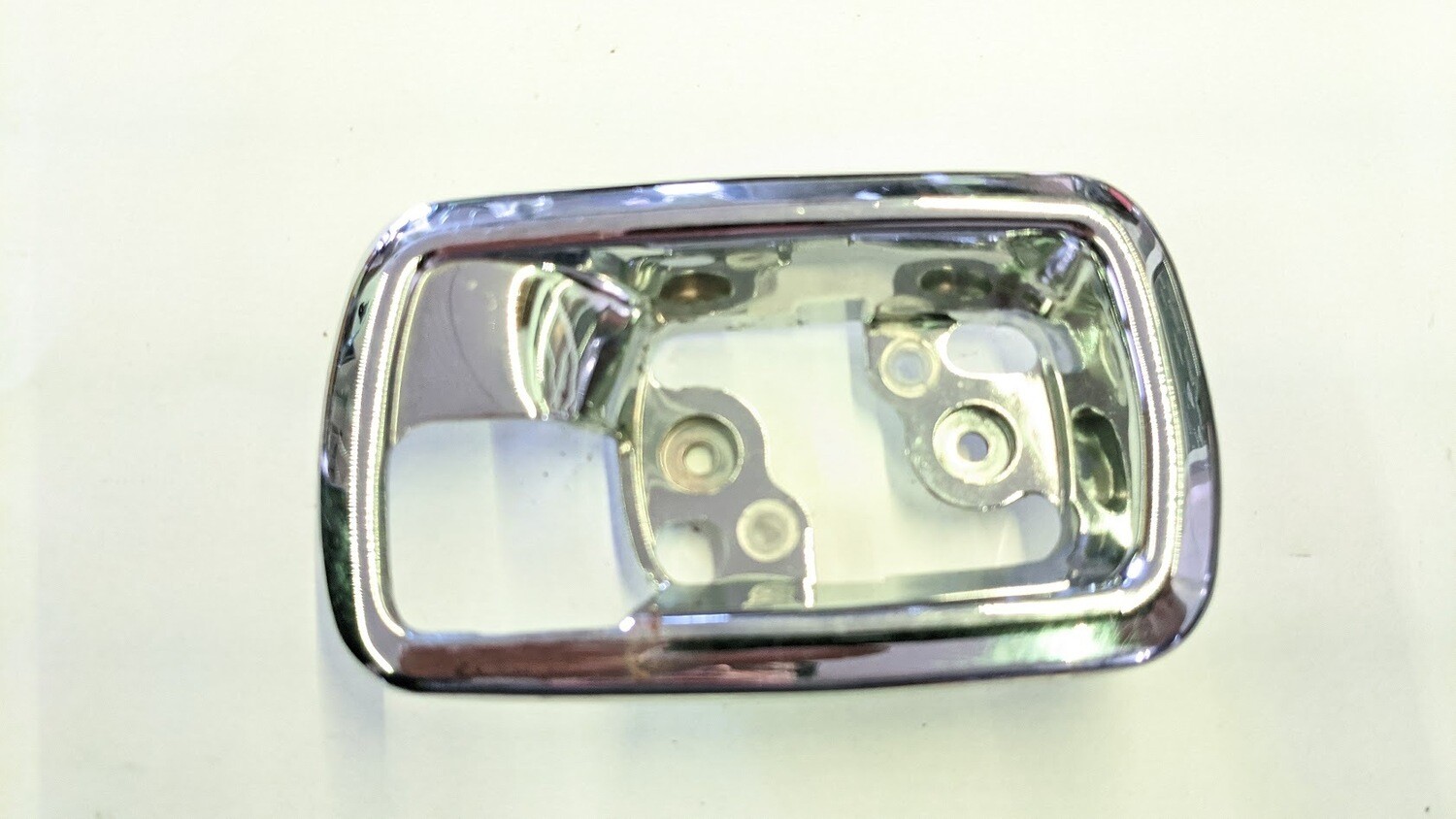 ROLLS ROYCE ESCUTCHEON DOOR INTERIOR RELEASE HANDLE TRIM LH UB15229