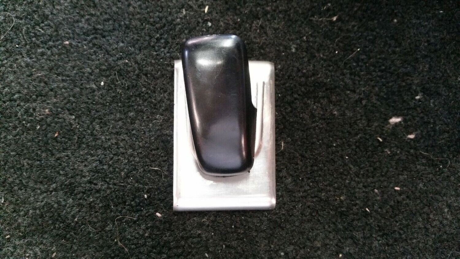 81 - 98 ROLLS ROYCE SILVER SPUR INTERIOR COAT HANGER UB39377