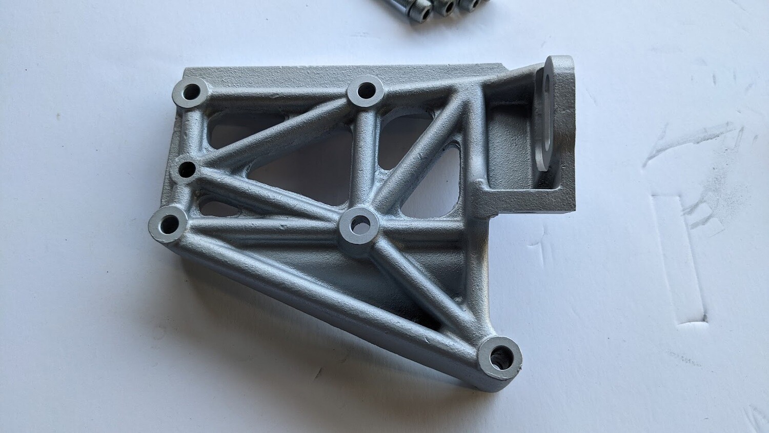 FERRARI 360 PART AIR CONDITIONING COMPRESSOR BRACKET SUPPORT 
179584