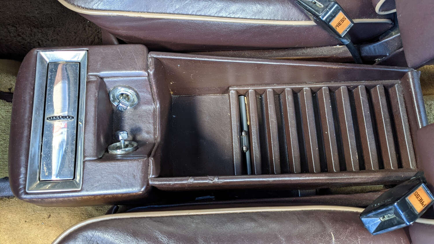 ROLLS ROYCE SILVER SHADOW II CENTER CONSOLE BETWEEN SEATS COMPLETE