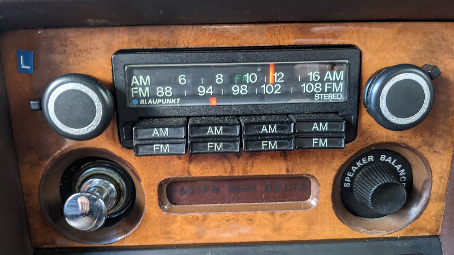 ROLLS ROYCE SILVER SHADOW II CENTER CONSOLE UNDER DASH WITH RADIO COMPLETE