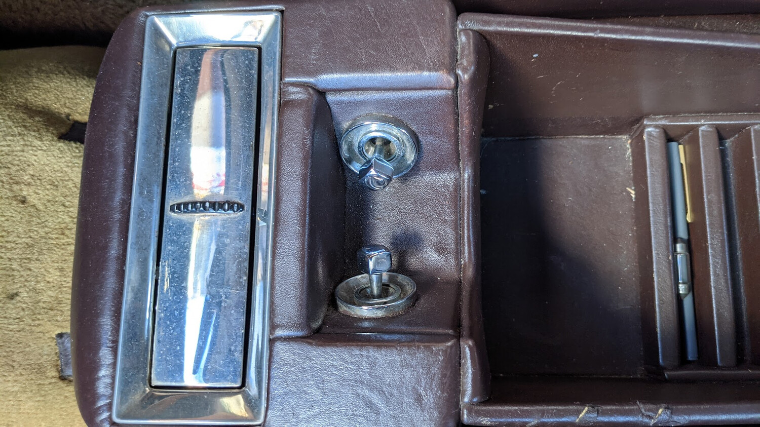 ROLLS ROYCE SILVER SHADOW II CENTER CONSOLE BETWEEN SEATS COMPLETE
