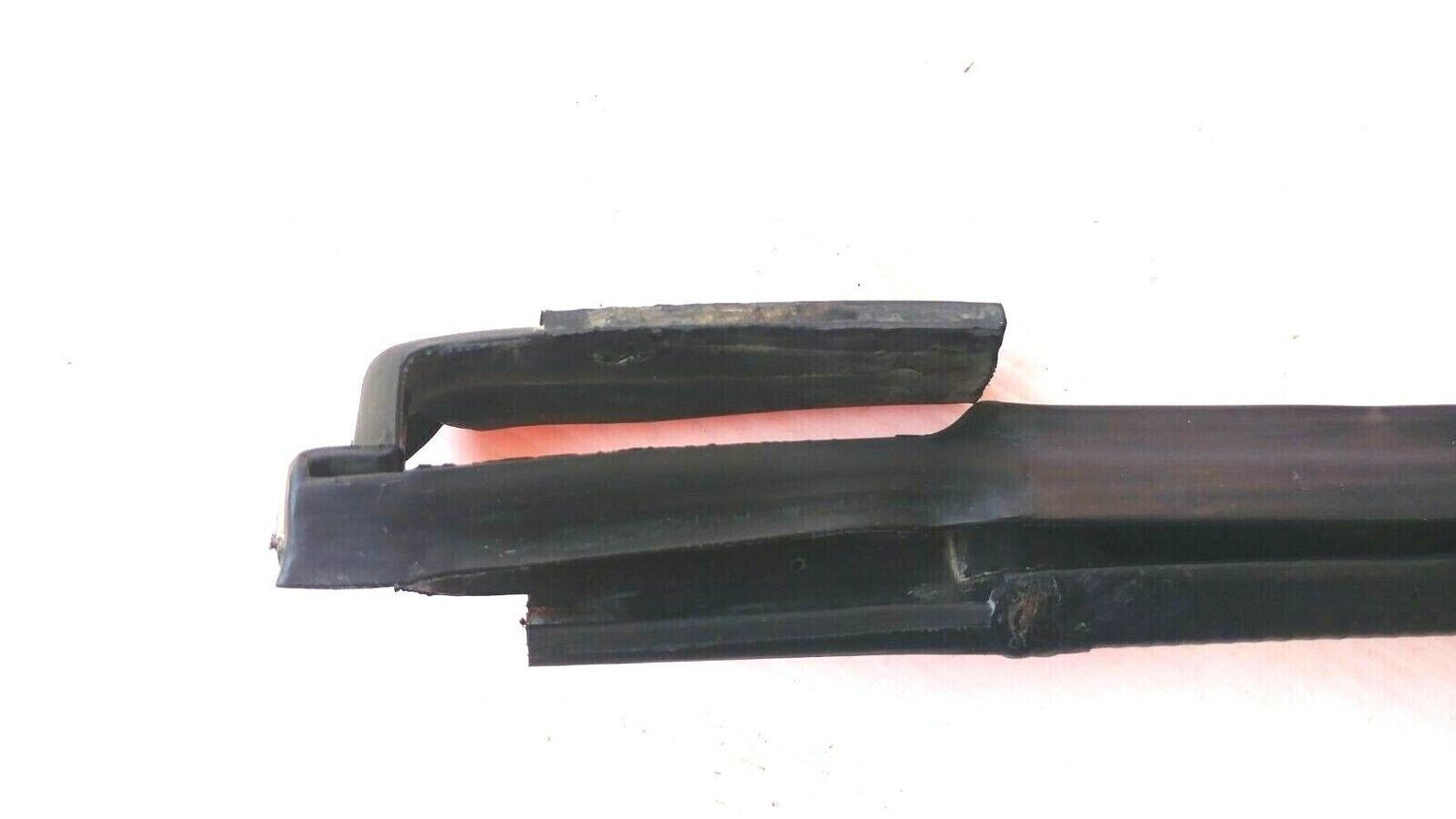 FERRARI 348 PARTS  RIGHT  DOOR HIGH RUBBER OUTTER WIPER 62213100