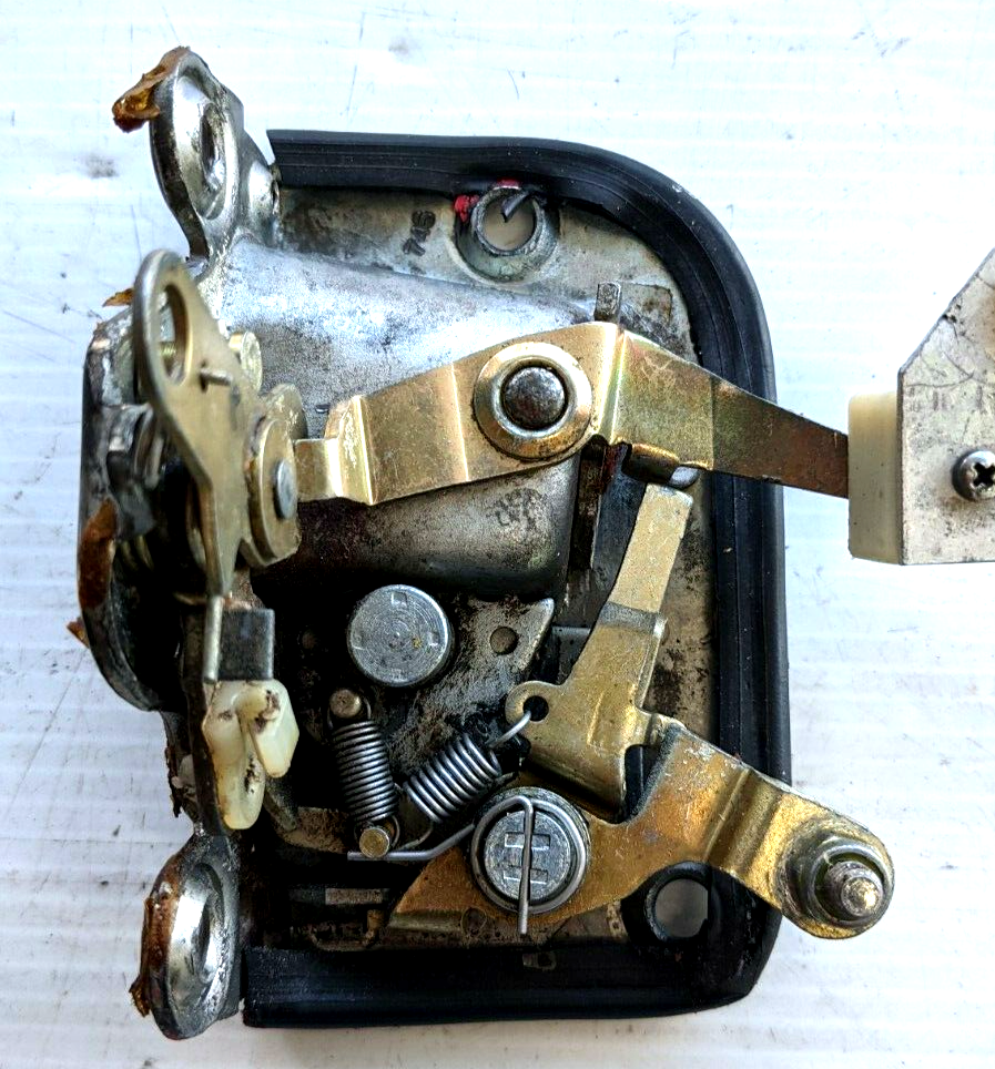 Relist FERRARI 308 GTSi PART RIGHT DOOR LATCH ASSEMBLY 20170809