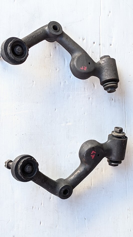 Rolls Royce Silver Shadow FRONT UPPER CONTROL ARM complete right and left UR17401 UR17400