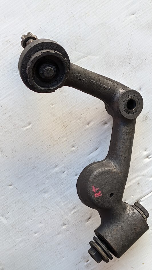 Rolls Royce Silver Shadow FRONT UPPER CONTROL ARM complete right and left UR17401 UR17400