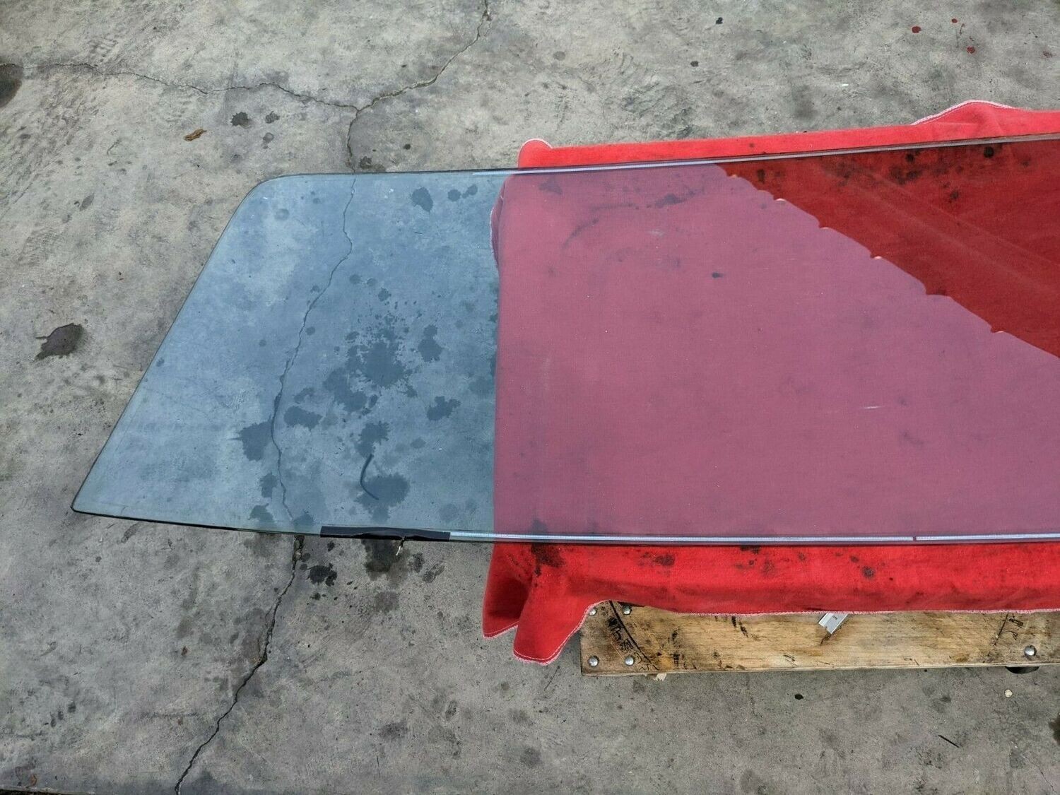 65 - 80 ROLLS ROYCE SILVER SHADOW REAR WINDSHIELD WINDSCREEN UB14766 L1