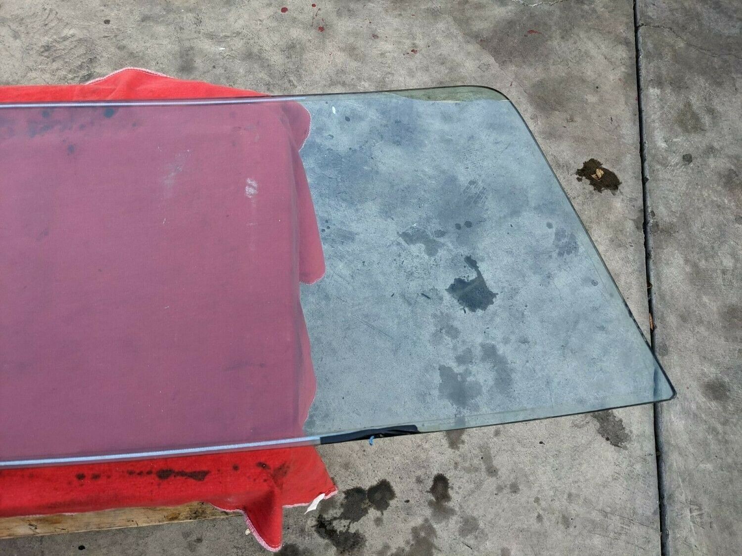 65 - 80 ROLLS ROYCE SILVER SHADOW REAR WINDSHIELD WINDSCREEN UB14766 L1