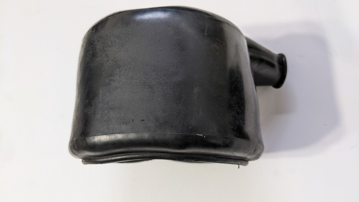 Ferrari 308,328,Mondial. IGNITION DISTRIBUTOR CAP COVER 110626