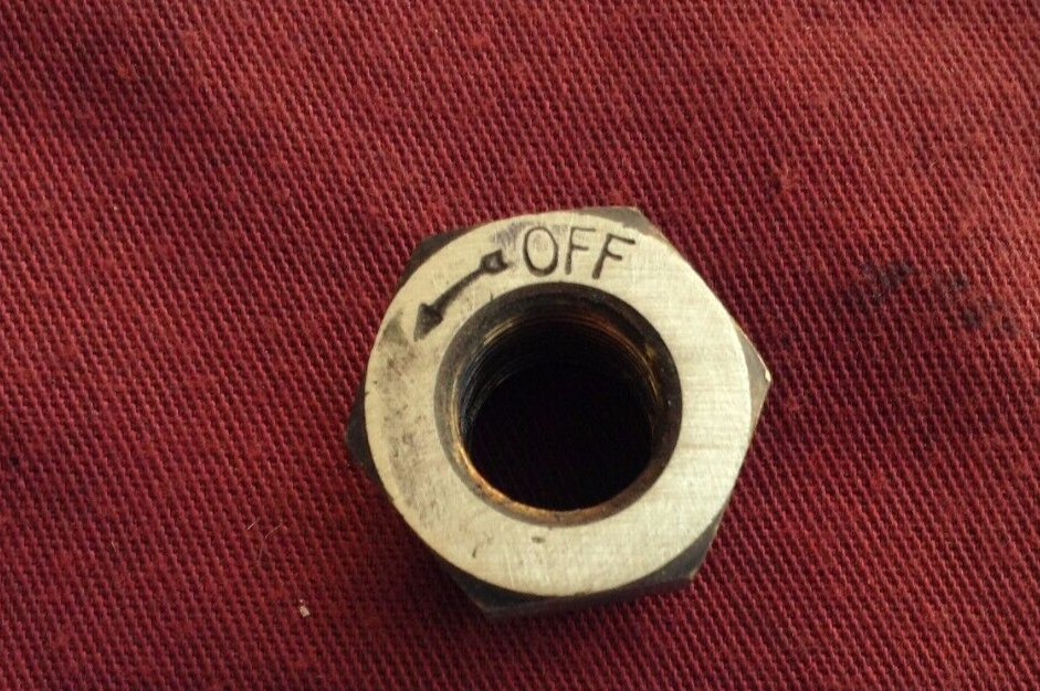 1965 TO 1980 Rolls Royce Silver SHADOW Corniche wheel lug nut bronze RIGHT UG4454