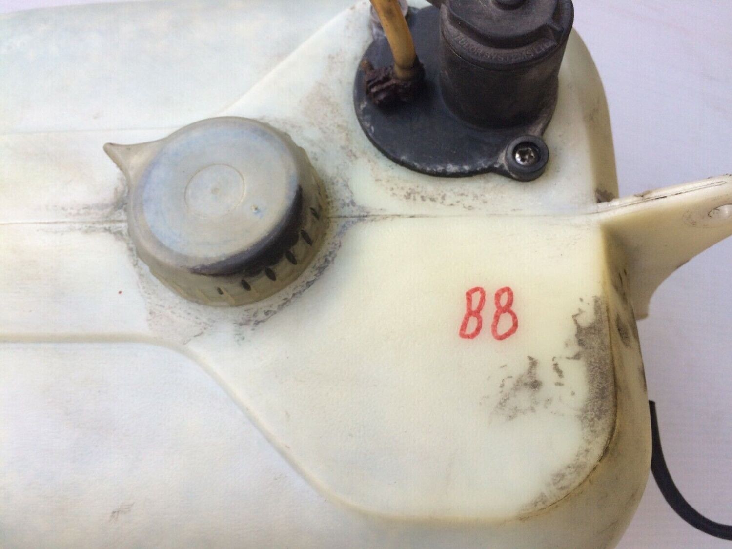 ROLLS ROYCE SILVER SPUR BENTLEY TURBO WINDSHIELD WASHER TANK UD70318 TESTED bott