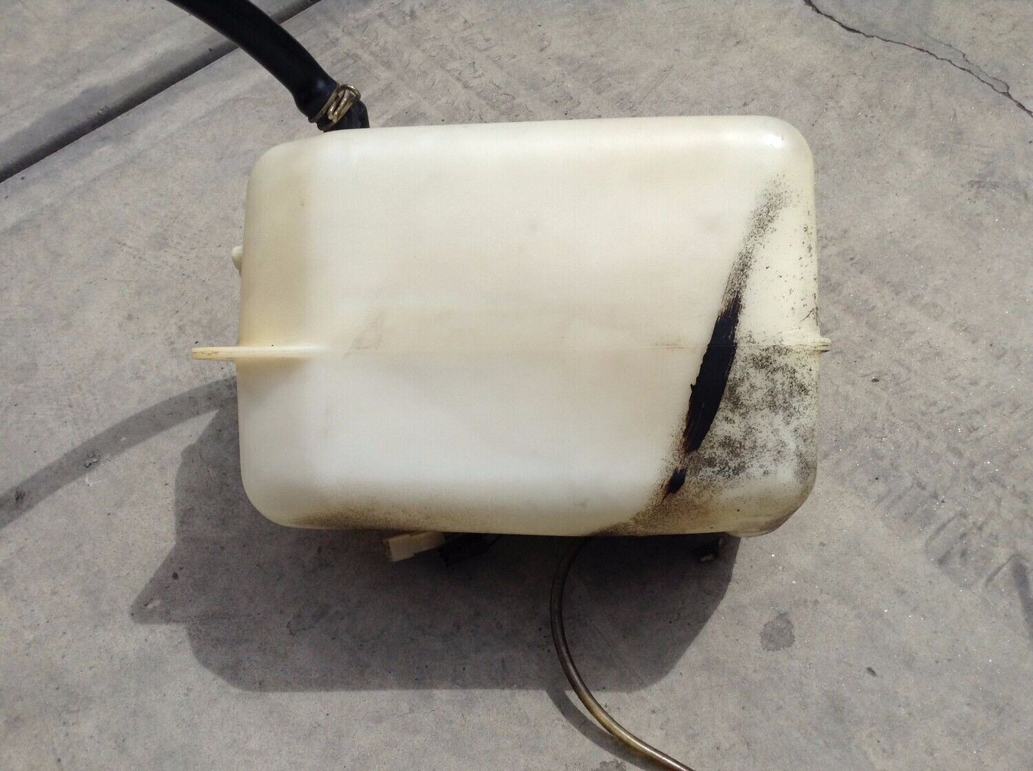 81 - 91 ROLLS ROYCE SILVER SPUR WINDSHIELD WASHER TANK &amp; MOTOR PUMP bott