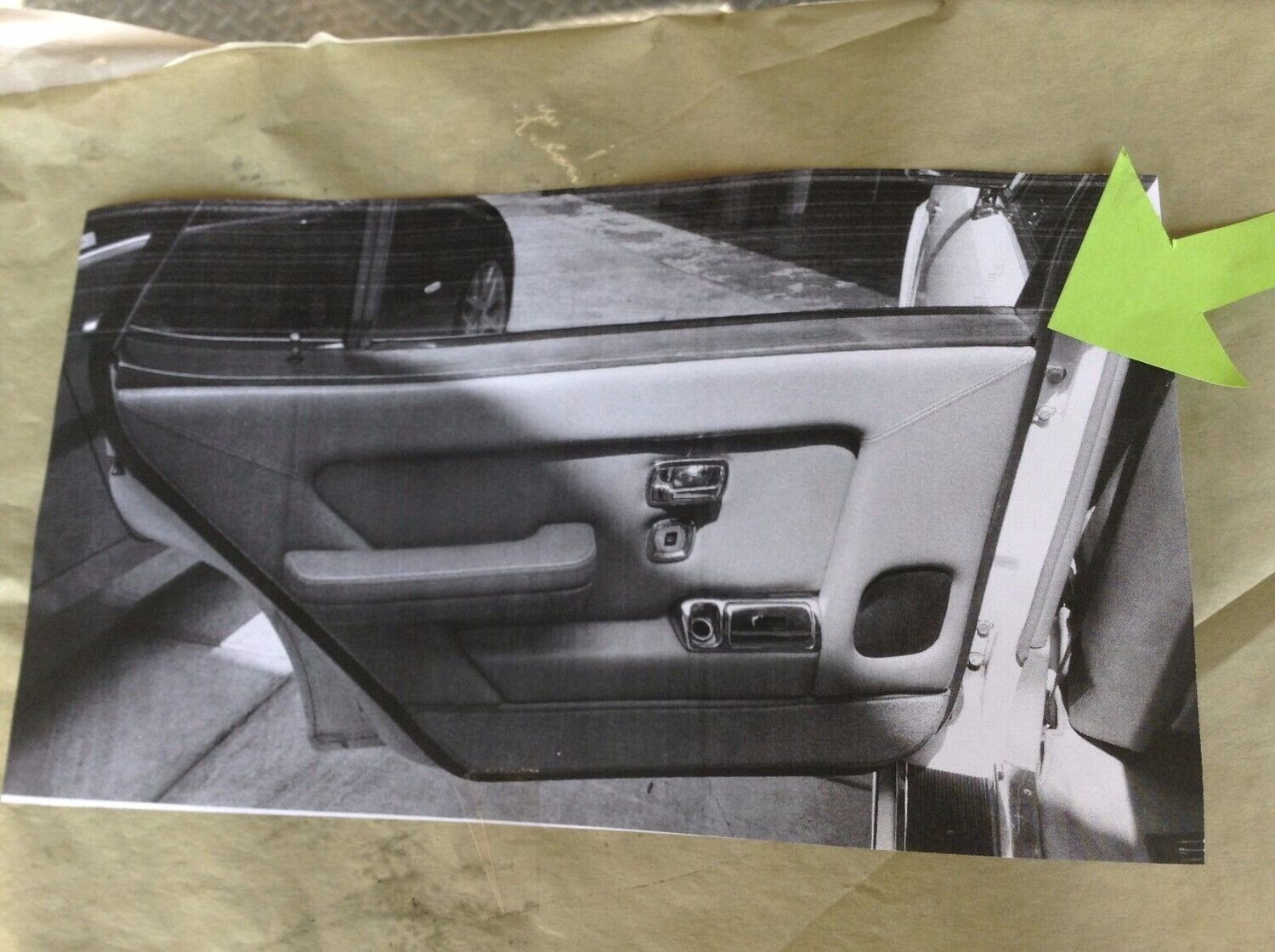 81 TO 98 ROLLS ROYCE SILVER SPUR RUBBER DOOR SEAL UB89259 LEFT REAR DOOR