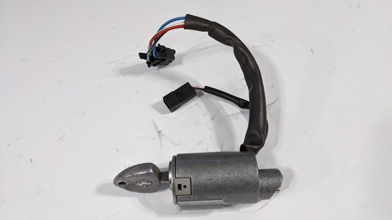 FERRARI 360 PART STEERING LOCK TUMBLER WITH KEY 179567