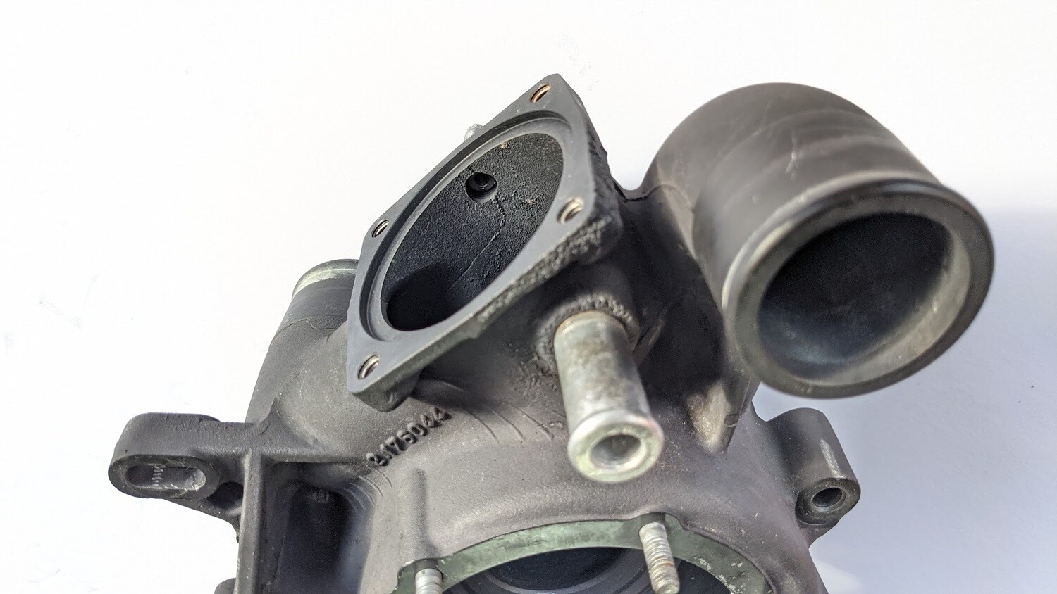 Ferrari part water pump HOUSING 360 355 456 pre owned 176044