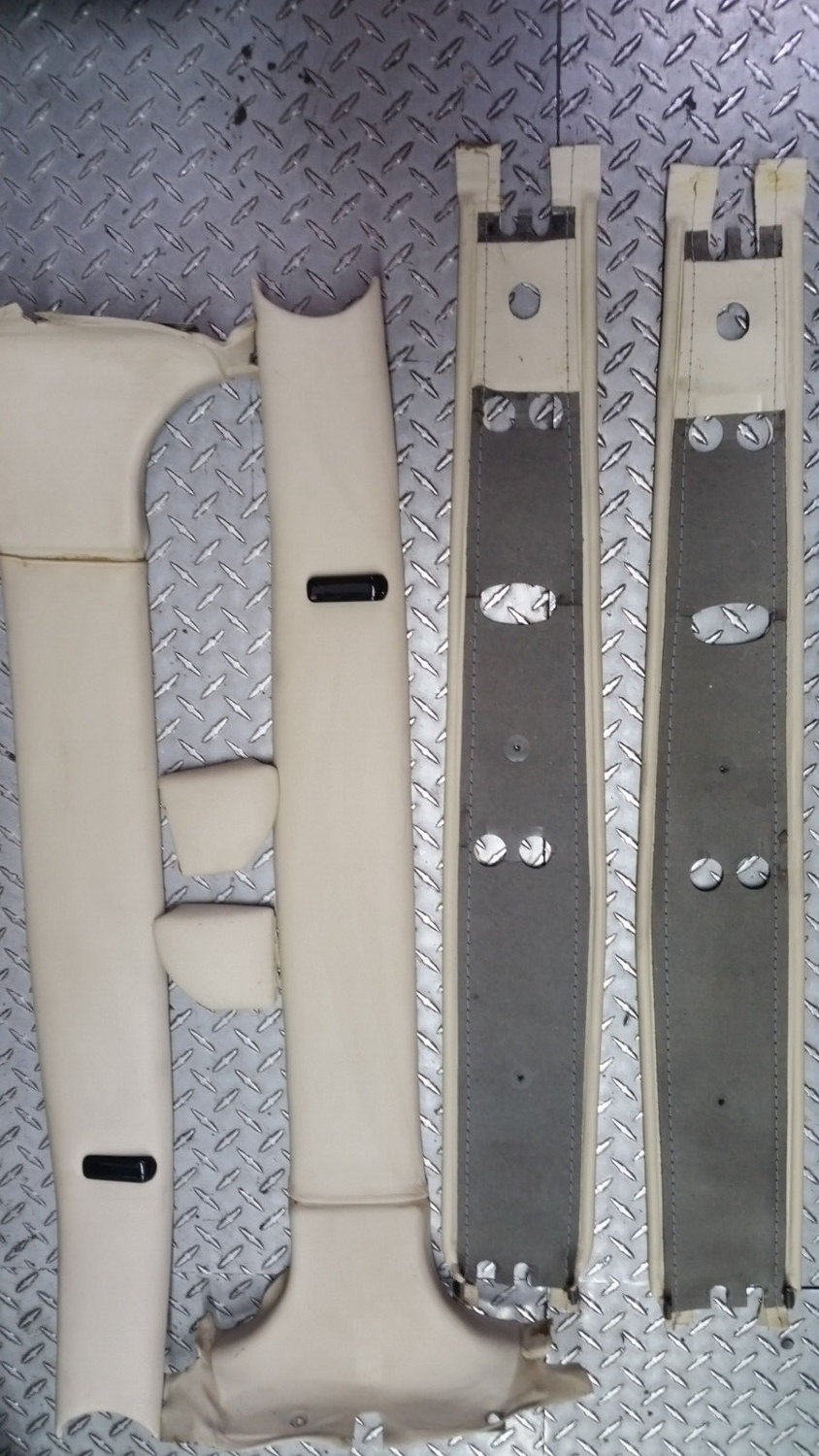 ROLLS ROYCE SILVER SPUR BENTLEY TURBO R L seat belt B pillar LEATHER CREAM UB82031 UB82032