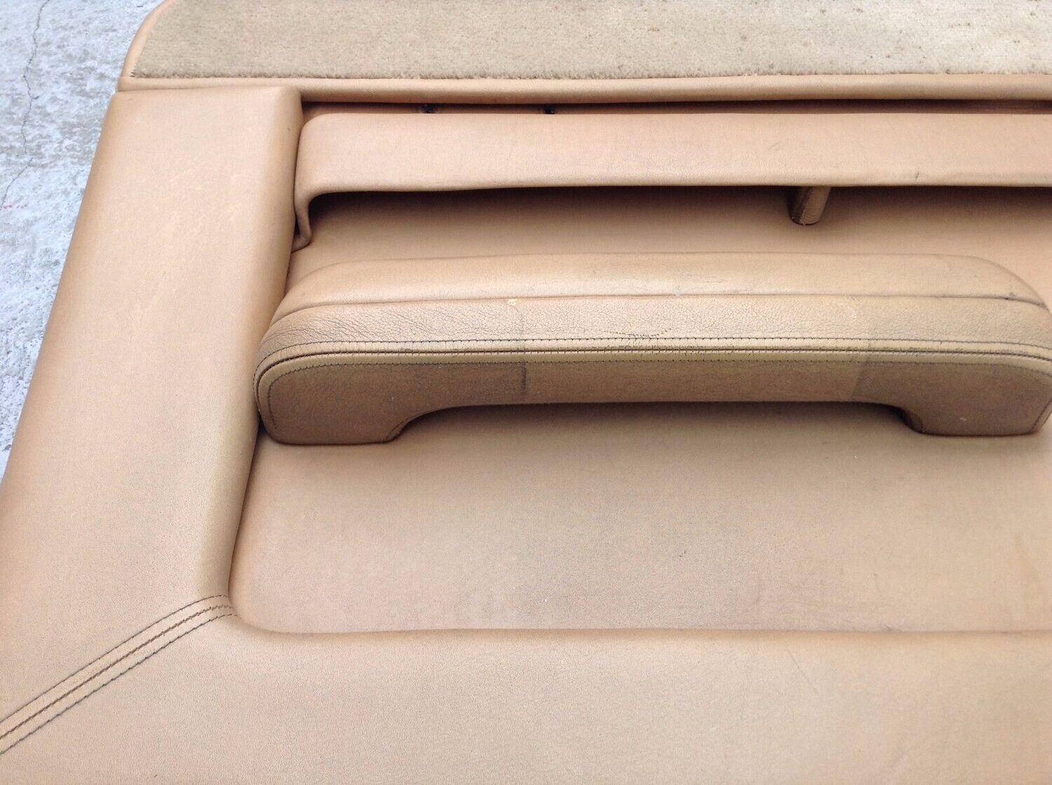 ROLLS-ROYCE 84 SILVER SPUR FRONT RIGHT PASSENGER SIDE DOOR PANEL CARD AND ARM REST