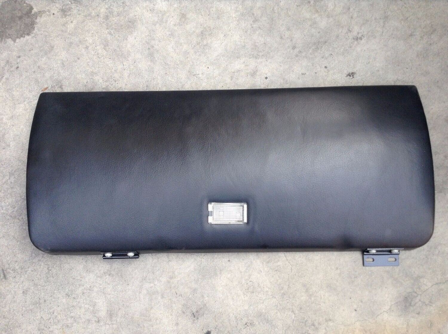 81 - 91 ROLLS ROYCE SILVER SPUR PASSENGER SIDE FUSE BOX PANEL black
