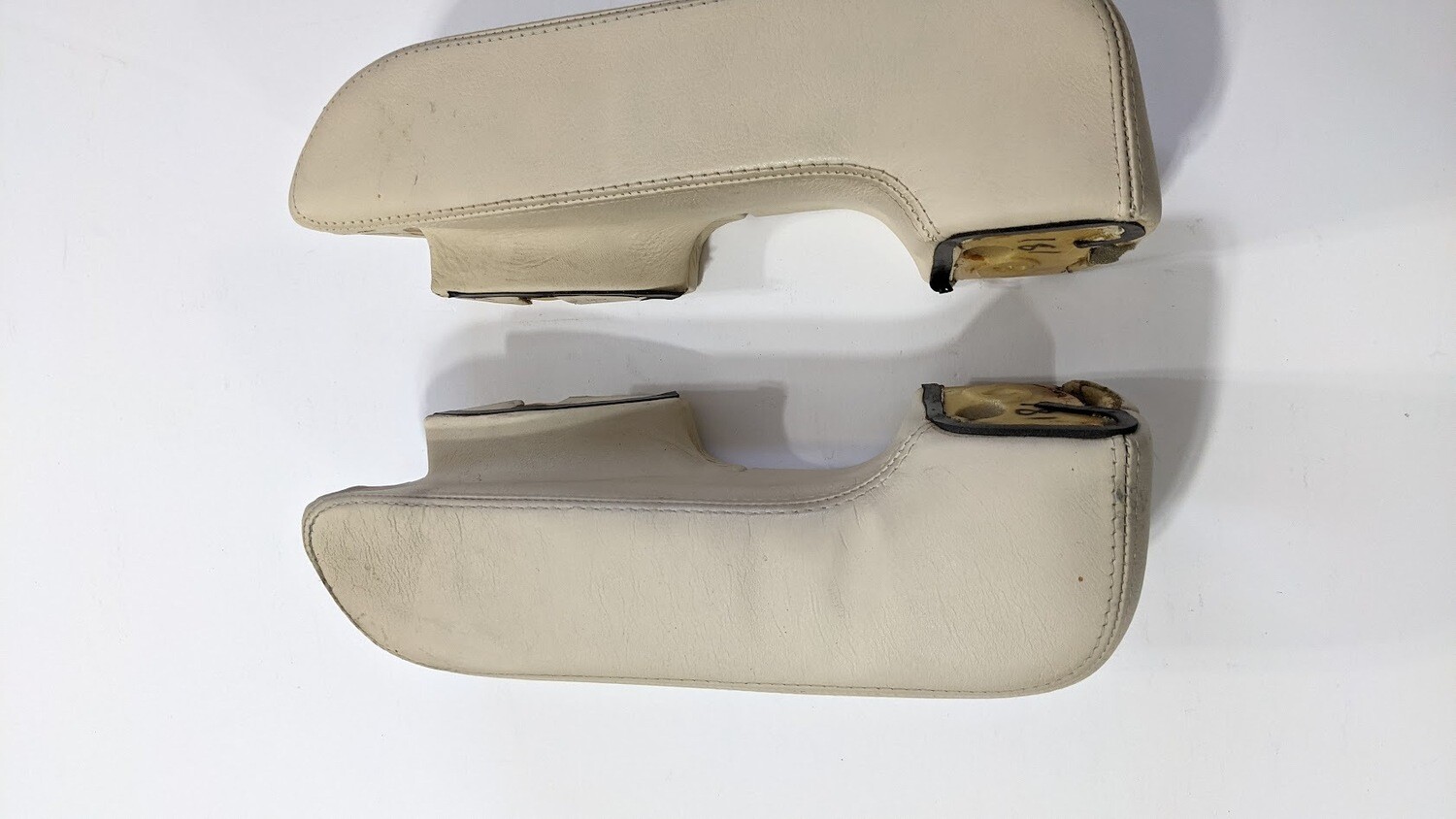 93 TO 99 ROLLS ROYCE BENTLEY TURBO R REARDOOR ARMREST ON CREAM PAIR