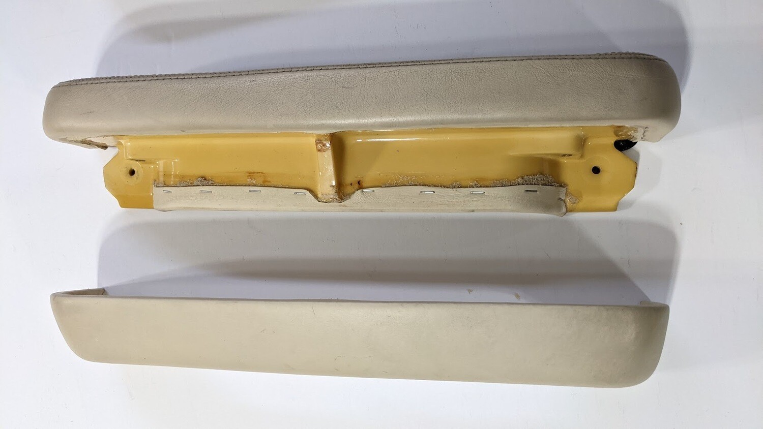 80 TO 99 ROLLS ROYCE BENTLEY TURBO R front DOOR ARMREST ON CREAM