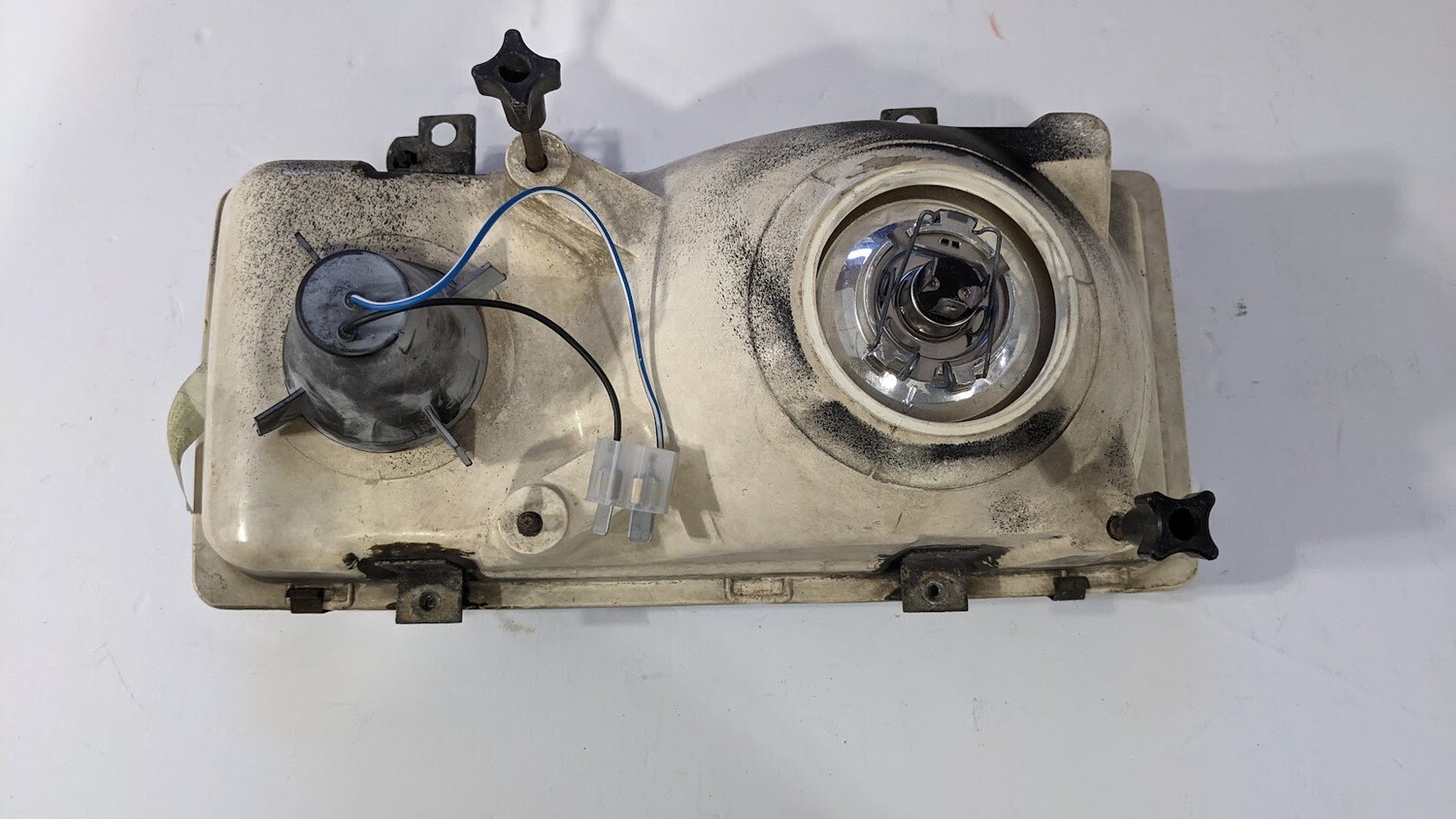ROLLS-ROYCE SILVER SPUR FRONT LEFT SIDE HEAD LIGHT EUROPEAN STYLE with lower bezel pre-owned