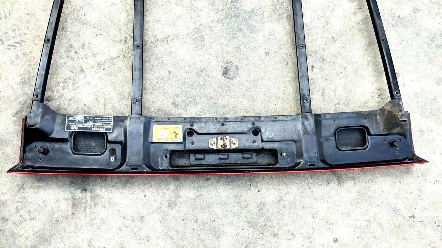 FERRARI 348 PARTS   ENGINE LID COVER good condition 62216500
