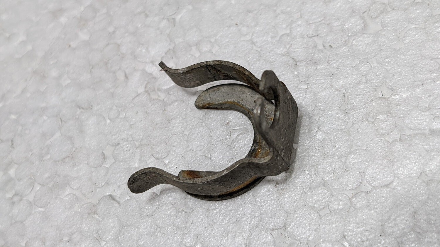 94 TO 99 ROLLS ROYCE SILVER SPUR BENTLEY TURBO FUEL INJECTOR CLIP UE74796