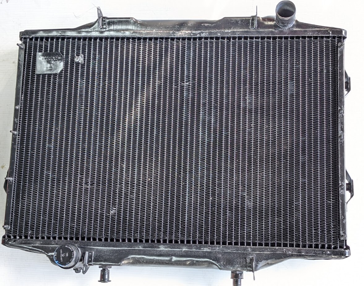 65 - 80 ROLLS ROYCE CORNICHE SHADOW RADIATOR pre-owned TESTED UR18102