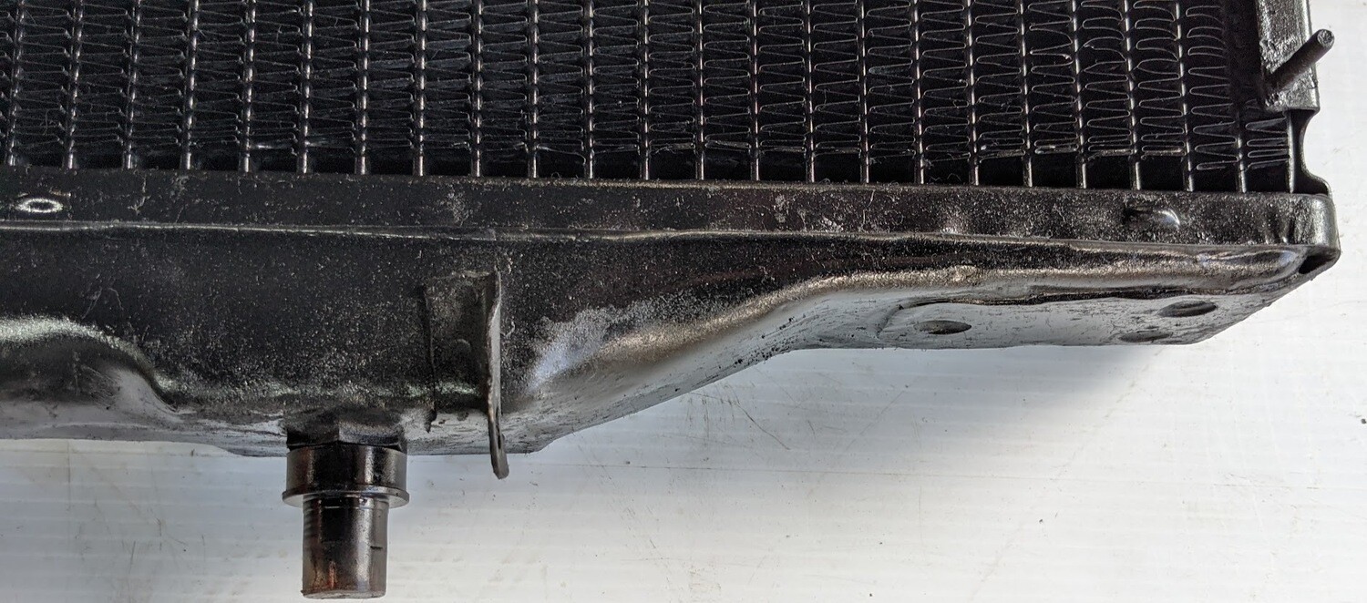 65 - 80 ROLLS ROYCE CORNICHE SHADOW RADIATOR pre-owned TESTED UR18102