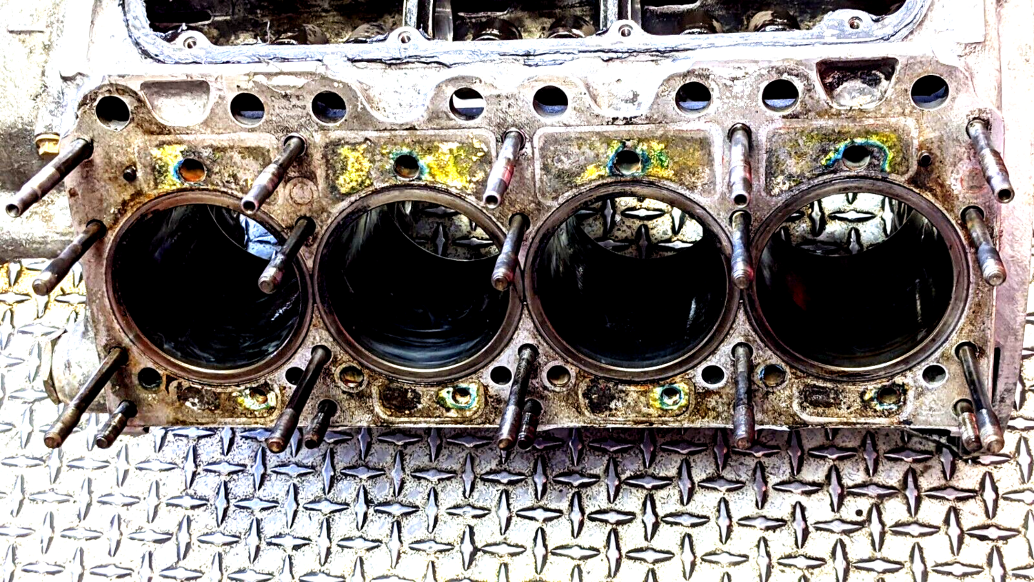 1966 Rolls Royce Silver Shadow engine block in good condition UE36012