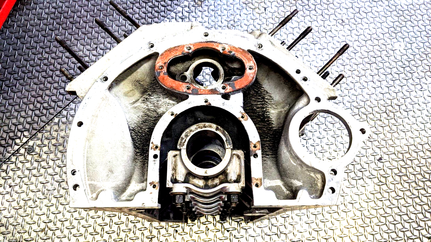 1966 Rolls Royce Silver Shadow engine block in good condition UE36012