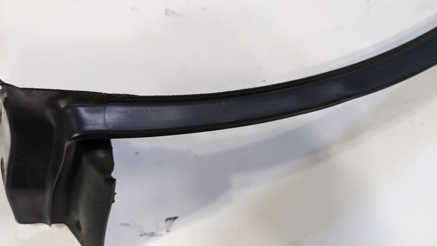 FERRARI 360 SPIDER PARTS LEFT DOOR GLASS WIPER SEAL INNER 65544700