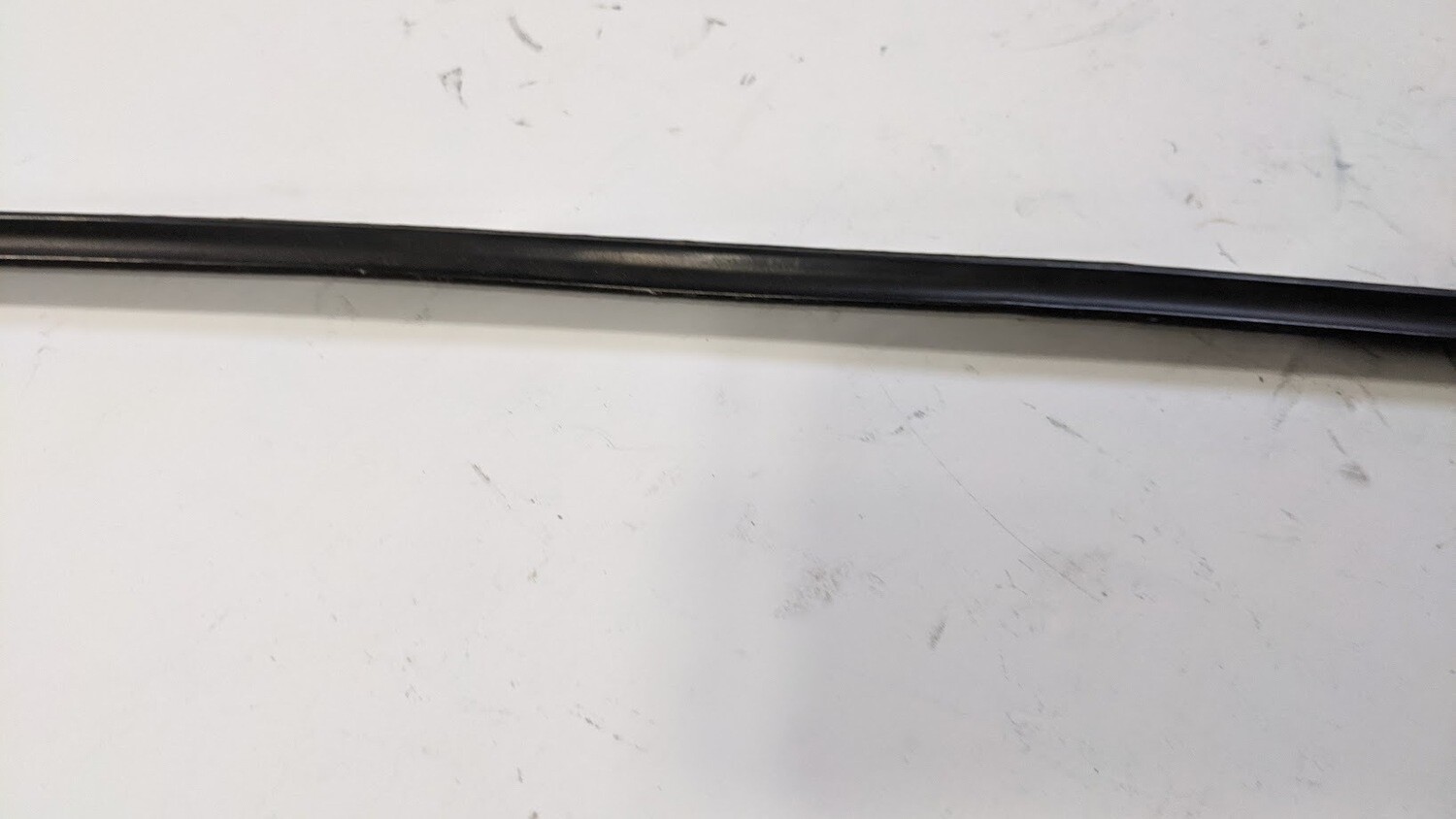 FERRARI 308 GTSi PART LEFT DOOR OUTER SEAL WINDOW WIPER 16327310 LH