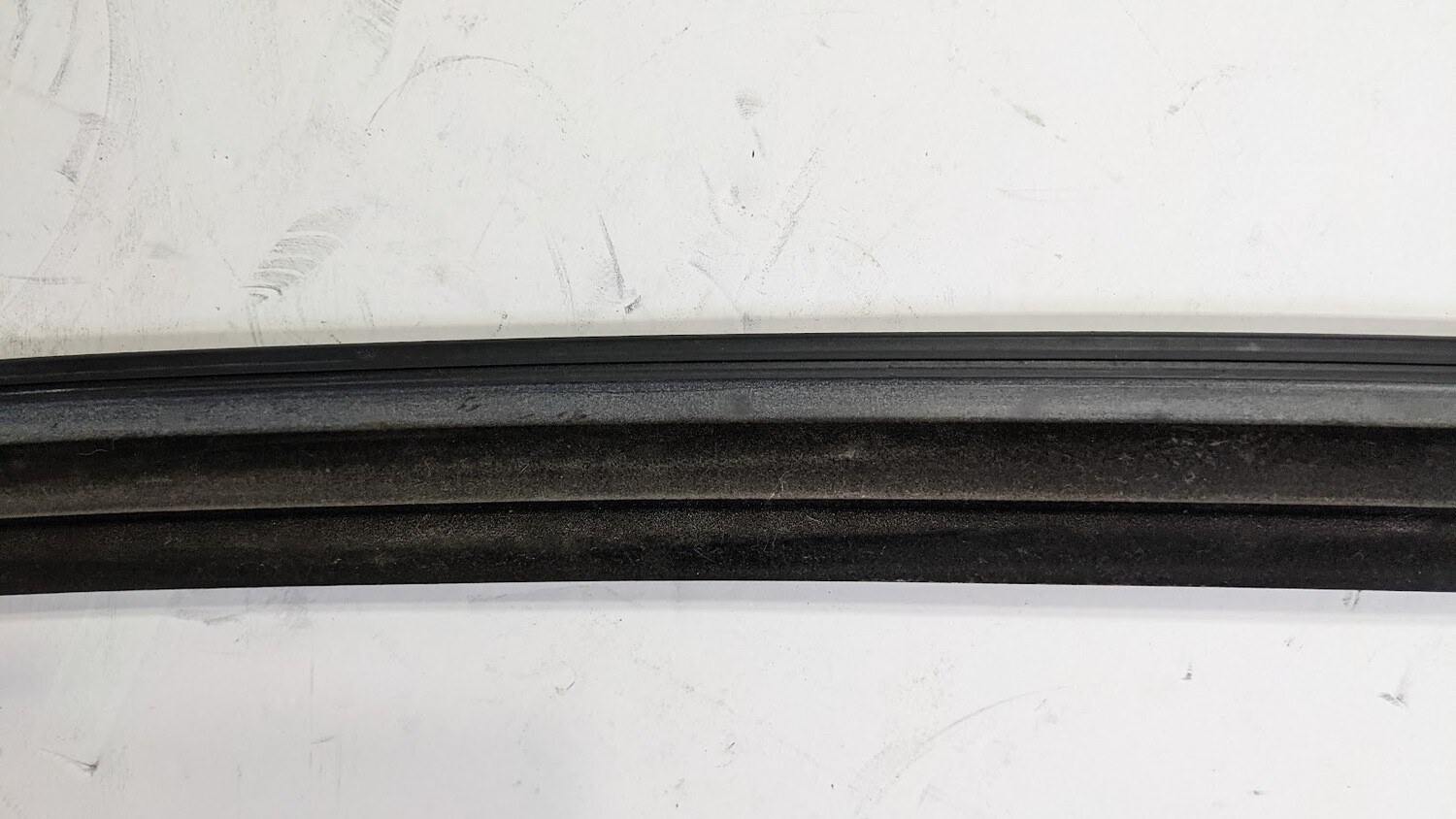 FERRARI 360 SPIDER PARTS RIGHT DOOR GLASS WIPER SEAL outer 65164400