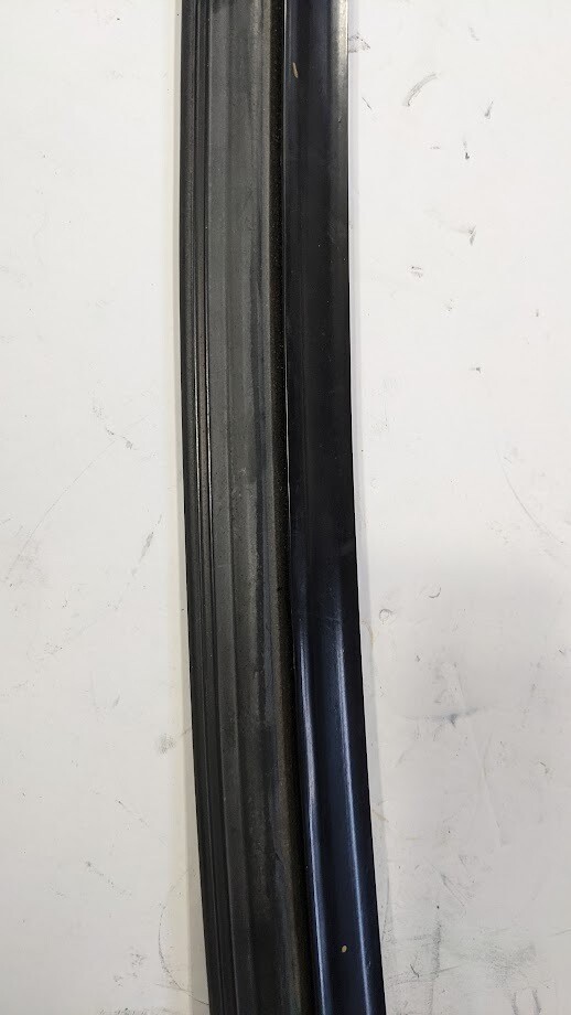 FERRARI 360 SPIDER PARTS LEFT DOOR GLASS WIPER SEAL outer 65164500