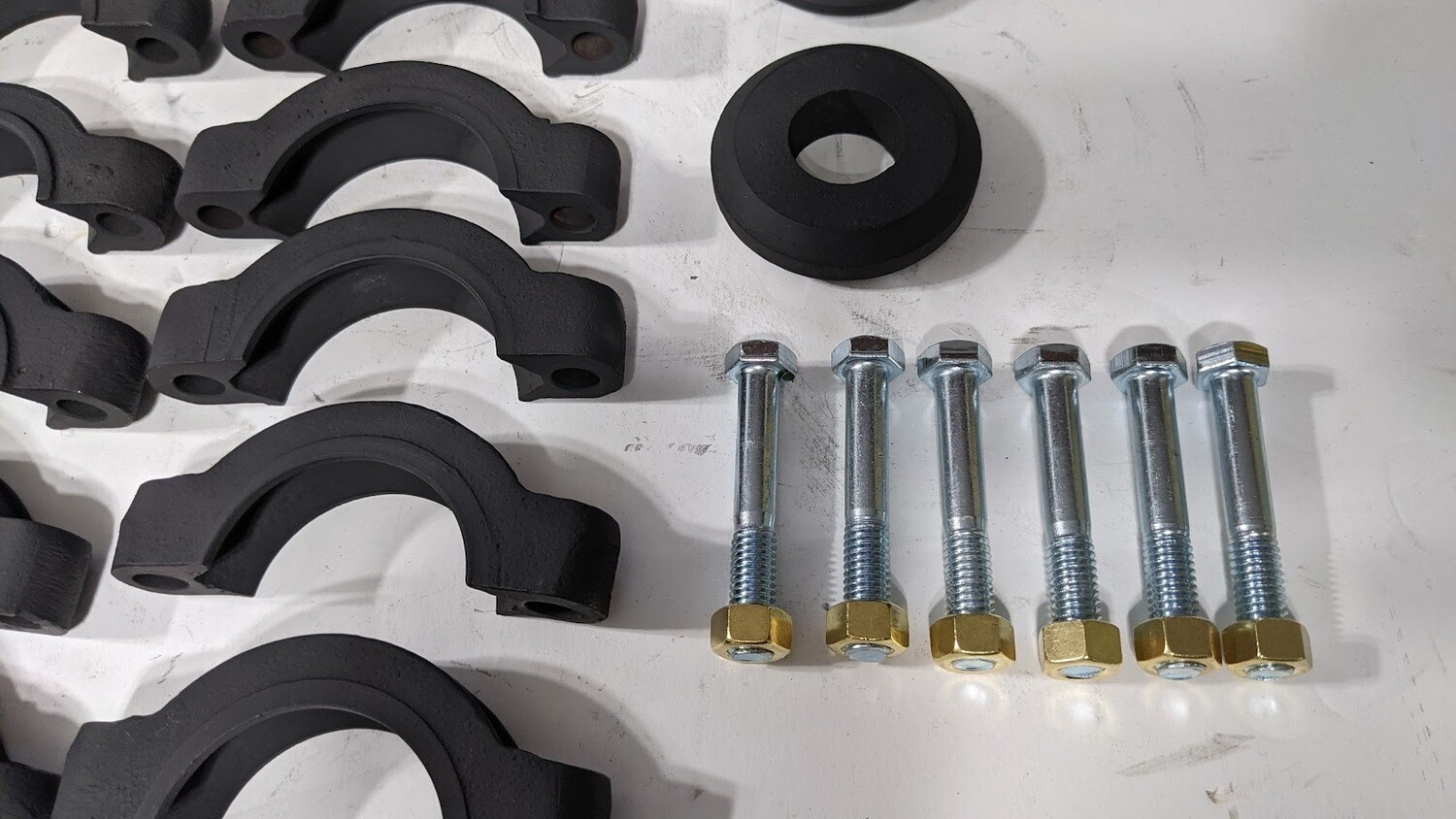 ROLLS ROYCE SILVER SHADOW II PARTCOMPLETE EXHAUST CLAMPS, BOLTS AND NUTS