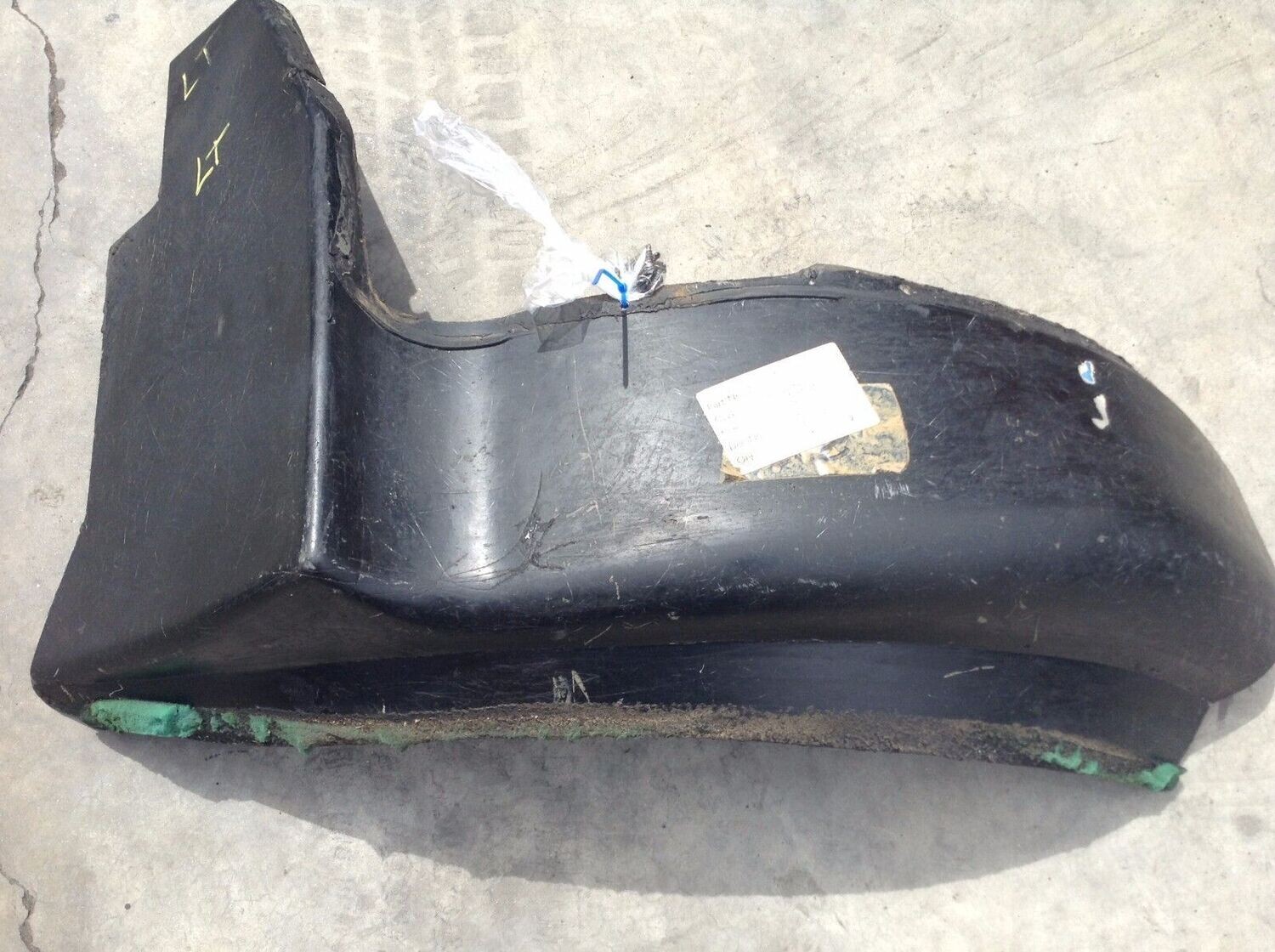 81 - 91 ROLLS ROYCE SILVER SPUR FRONT LEFT INNER FENDER LINER SET