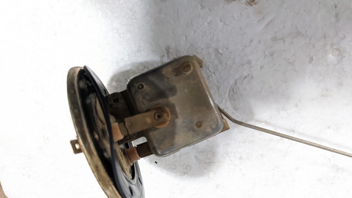 ROLLS ROYCE SILVER SHADOW II FUEL TANK  SENDING UNIT UR20049